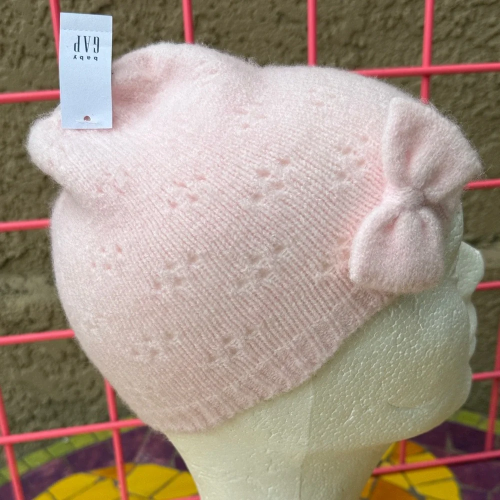 New GAP Soft Pink Knit Beanie with Bow